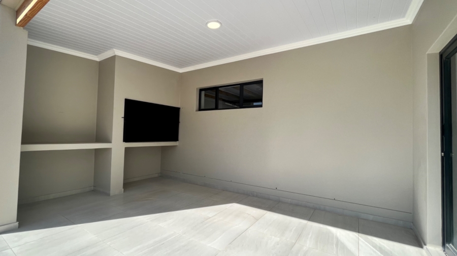 3 Bedroom Property for Sale in Reebok Western Cape